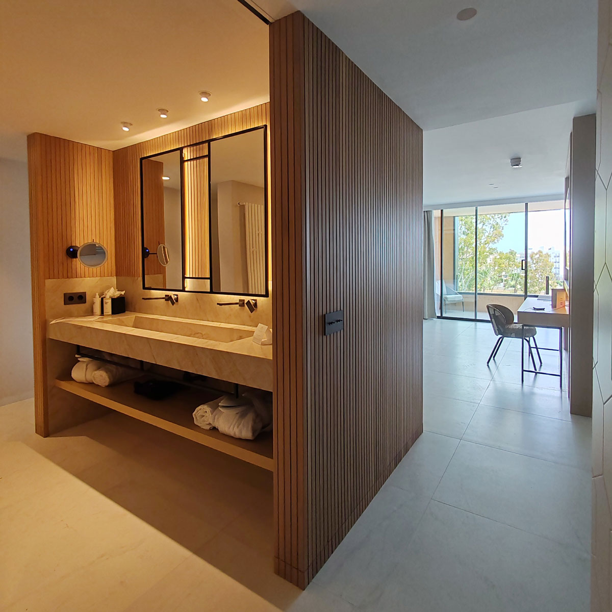 Suites Hotel Fenicia